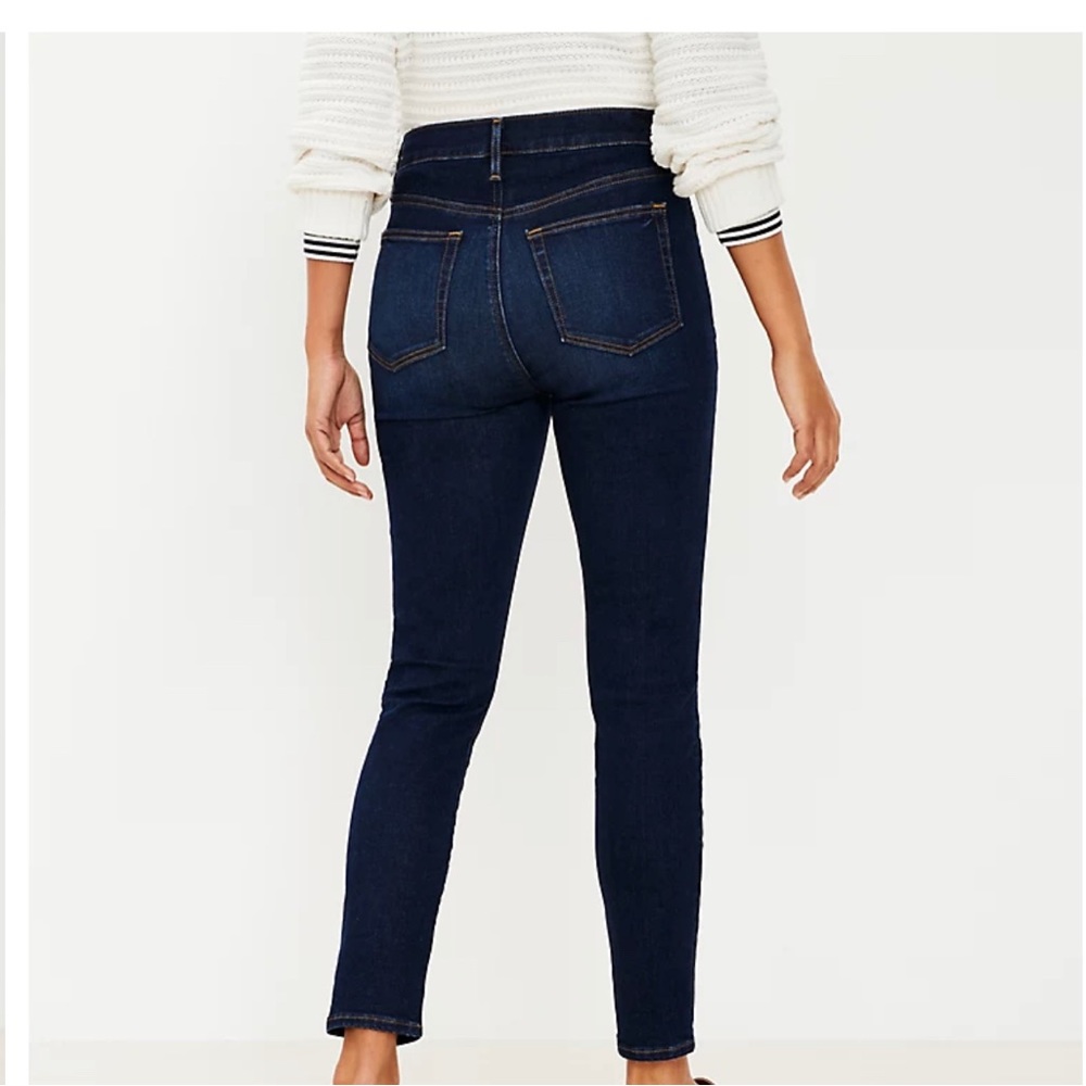 LOFT Dark Wash Curvy Skinny Jeans